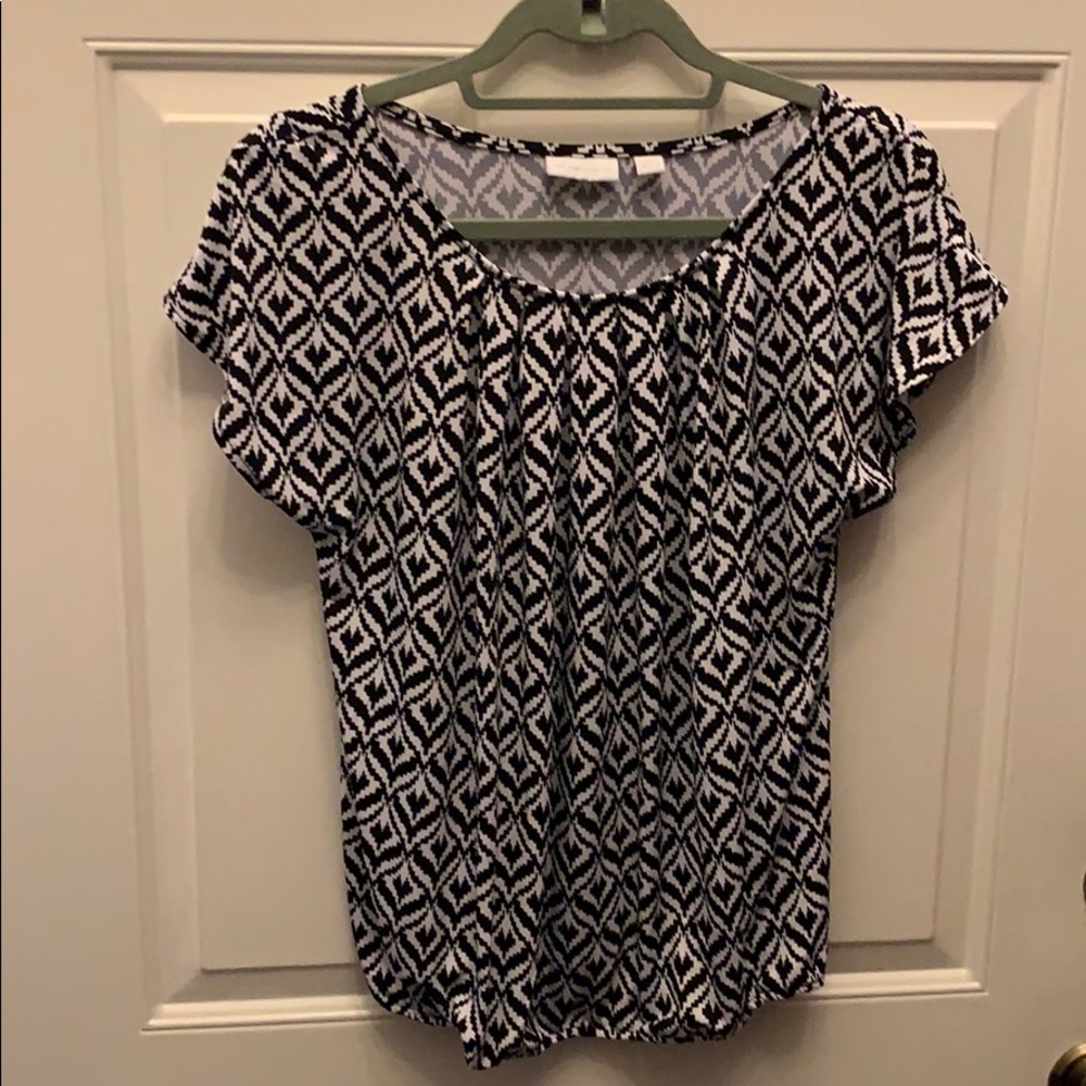 Black and white patterned shirt